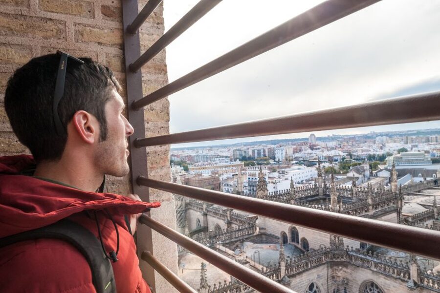 Seville: Cathedral Guided Tour with Priority Access - The itinerary in plain language: what you do in 1 hour