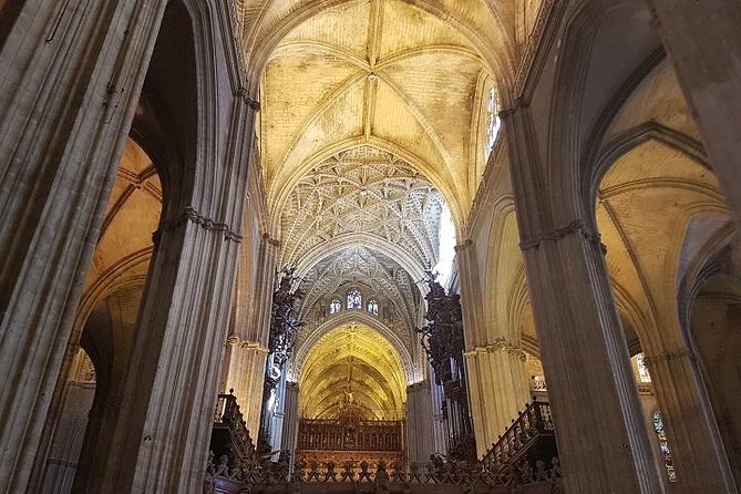 Seville Cathedral Tour including tickets and skip the line entry - The gold main altar and the 36 scenes of Christ’s life