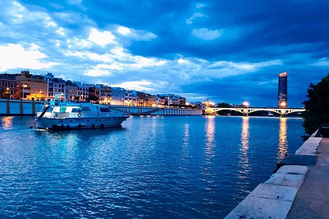 Seville: Cruise along the Guadalquivir River with appetizer - Commentary and timing: how the narration fits the snack