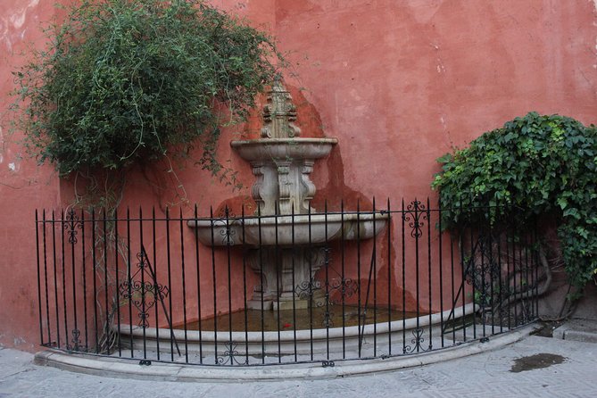 Seville Evening Historical Tour with Haunted History - Meeting at Plaza del Triunfo, ending by the Setas