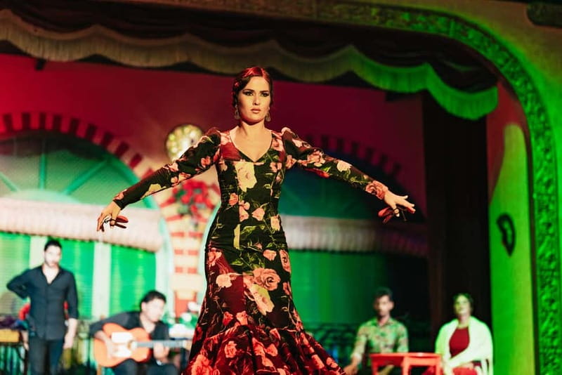 Seville: Flamenco at El Palacio Andaluz with Optional Dinner - Seating, service, and the reality of shared rooms