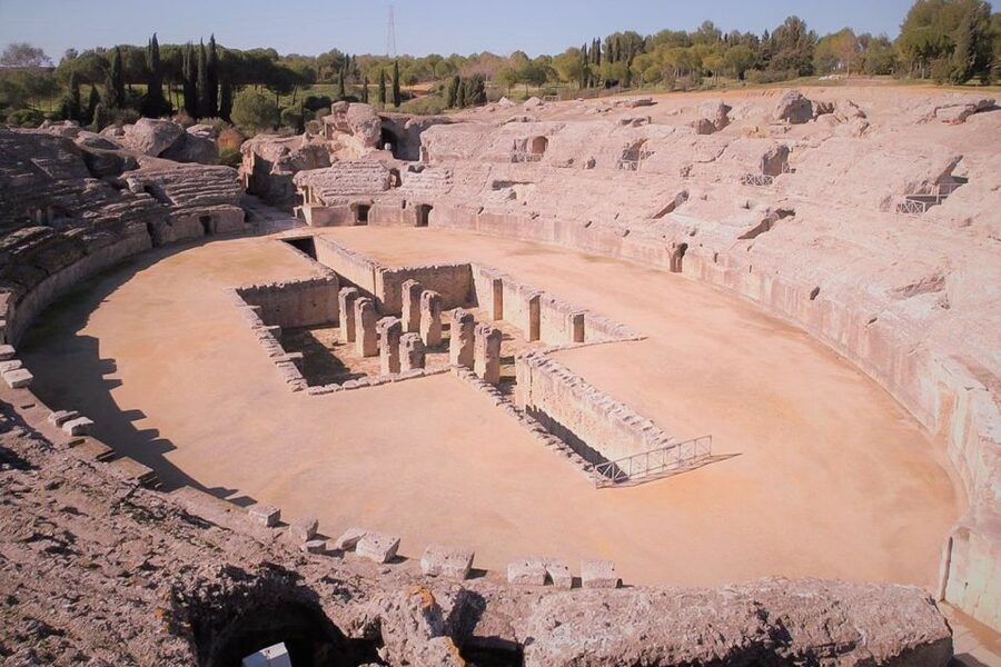 Seville: Game of Thrones and Roman Empire Italica Tour - Domus de Neptuno: architecture hints, story context