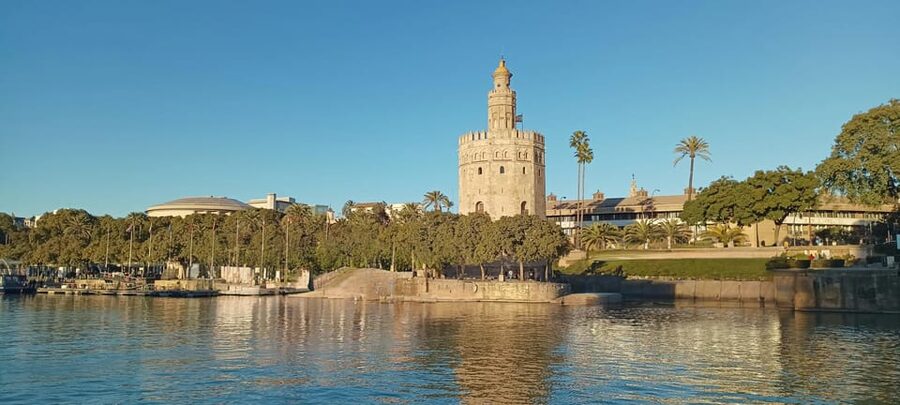 Seville: Guadalquivir Boat Tour with Optional Lunch/Dinner - The Guadalquivir views you will care about, Torre del Oro to Triana
