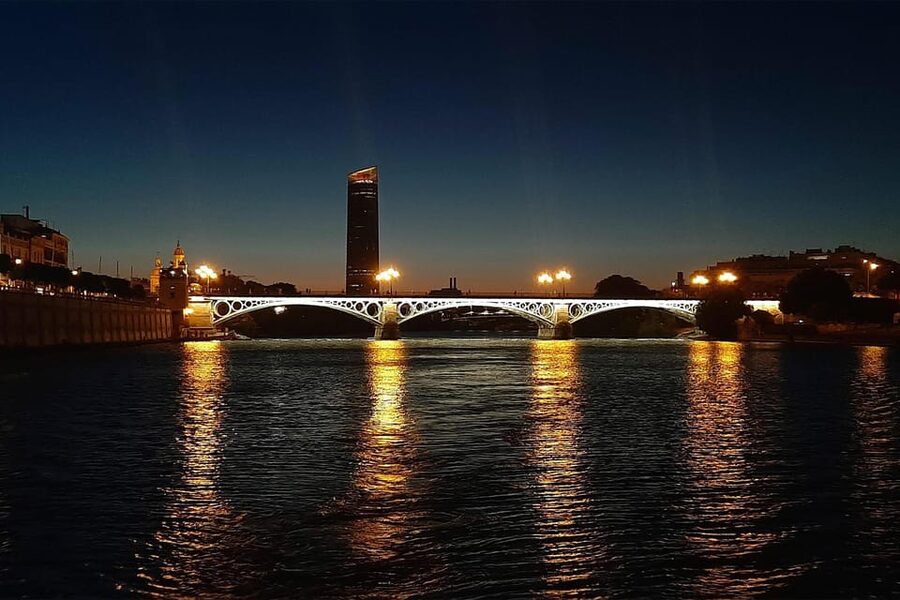 Seville: Guadalquivir Boat Tour with Optional Lunch/Dinner - The crew and music setup, why it affects your experience