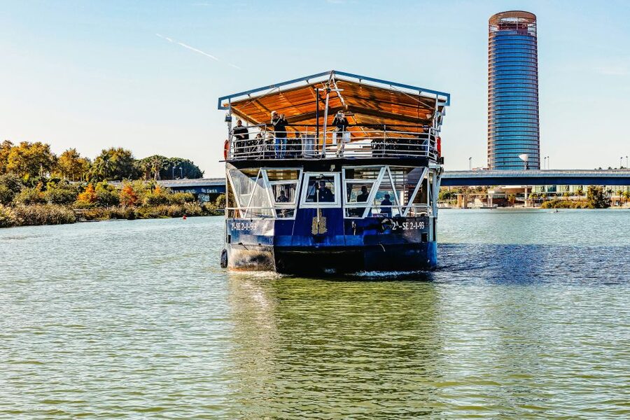 Seville: Guadalquivir River Cruise - Where the cruise starts: Estación Marítima and Torre del Oro