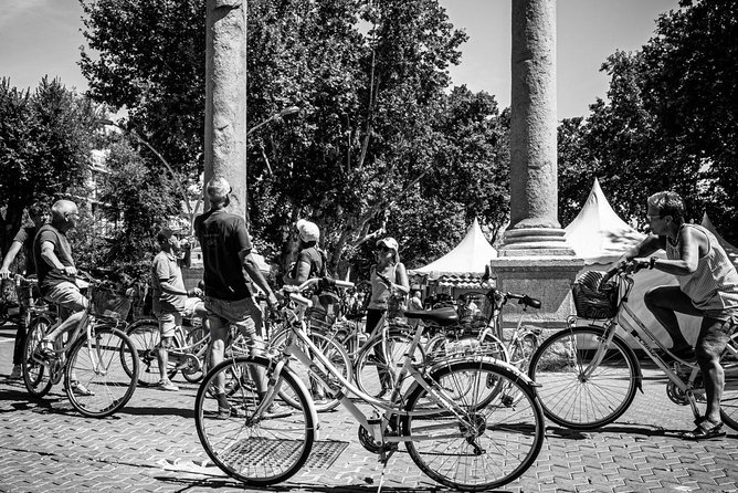Seville Highlights Bike Tour (English) - Catedral de Sevilla to Giralda: Gothic giant views in short, sharp stops