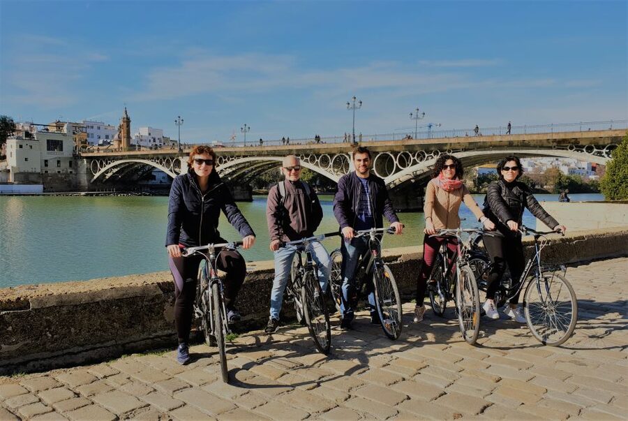 Seville: Highlights Bike Tour with Local Guide - Key highlights worth planning around