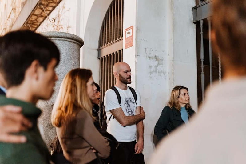 Seville: Paranormal and Legends Guided Walking Tour - Calle Puente y Pellón: when the route feels like a maze