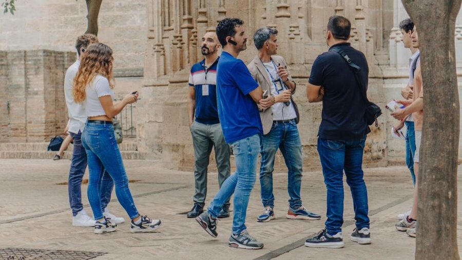 Seville: Royal Alcazar, Cathedral, and Giralda Tower Tour - Start point and what to bring so entry is painless