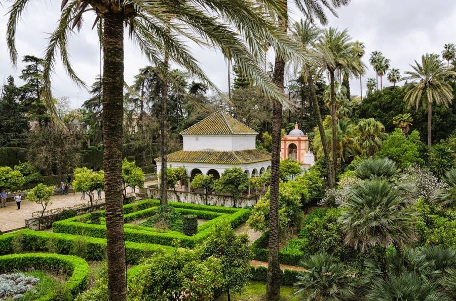 Seville: Small-Group Alcázar Guided Tour & Entry Ticket - Key highlights at a glance