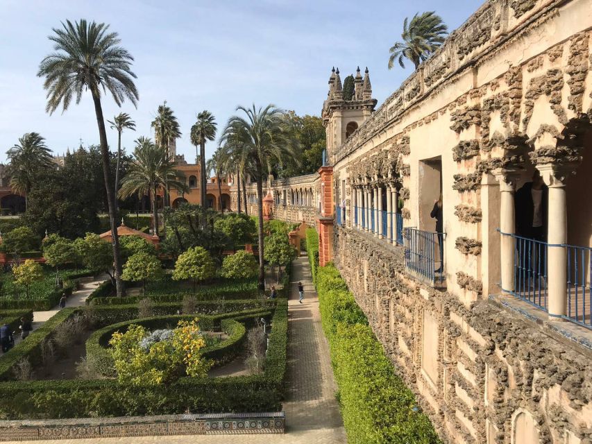 Seville: Small-Group Alcázar Guided Tour & Entry Ticket - Mudejar Palace and the Gothic Palace: spotting the style clash