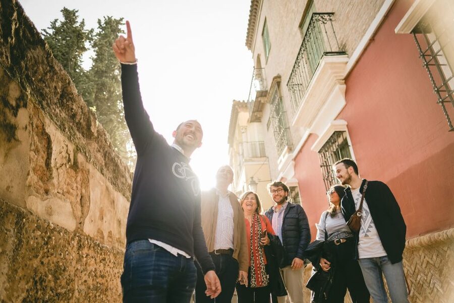 Seville: Small-Group Jewish Quarter Discovery Walking Tour - Santa Cruz Square and Jardines de Murillo: context with time to look