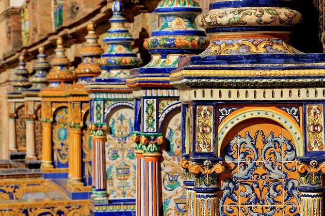 Seville Small-Group Monumental Highlights Walking Tour - Stop 2: Former mosque roots and the Giralda Tower