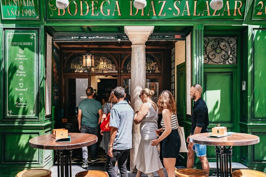 Seville: Tapas, Taverns and History Guided Walking Tour - Guides, Group Size, and Why People Keep Coming Back