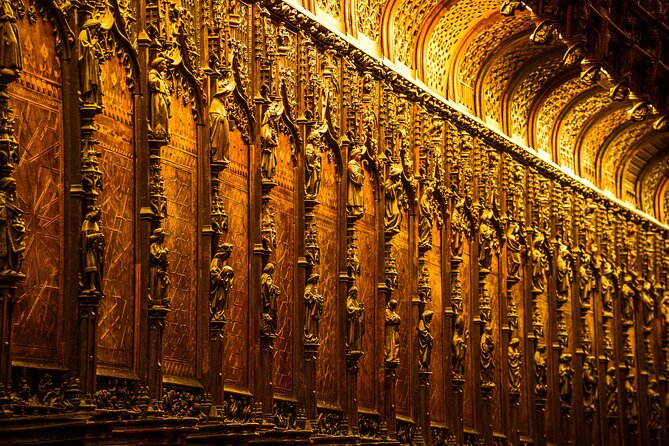 Skip the Line Seville Alcázar, Cathedral & Giralda Guided Tour - Seville Cathedral and Columbus’s tomb, all within your guided 40 minutes