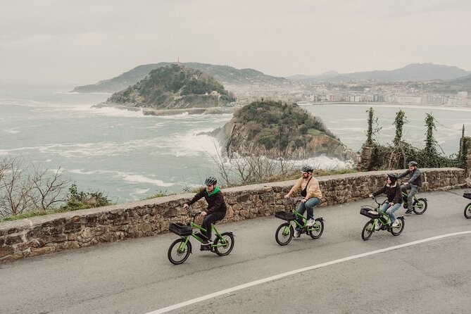 Small-Group Electric Bike Tour in San Sebastián - Stop 1: La Concha Beach Viewpoints and Photo Time
