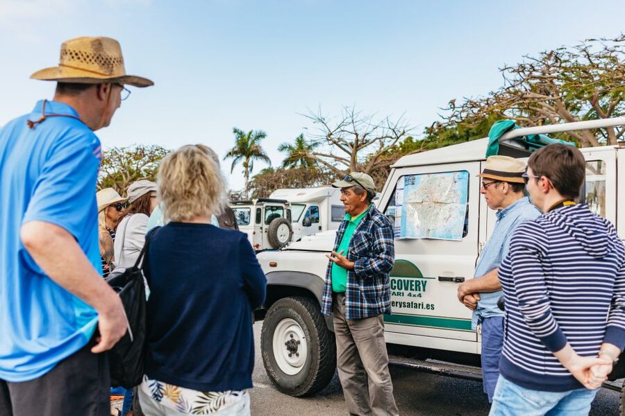South Gran Canaria: Off-Road Valleys & Villages Jeep Tour - San Bartolomé de Tirajana Coffee Break and Church Visit