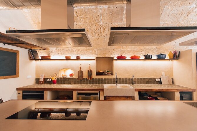 Spanish Cooking Experience in Mallorca - Unlimited Drinks and the Long-Table Meal