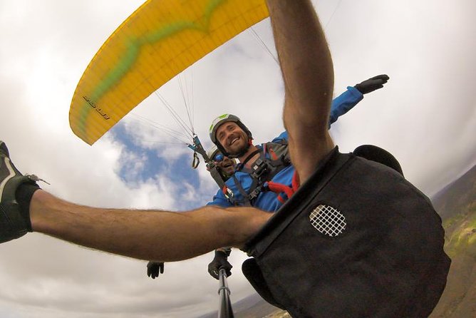 Tandem Paragliding Flight in South Tenerife - The big moment: 15 to 20 minutes above the coast, Teide, and the ocean