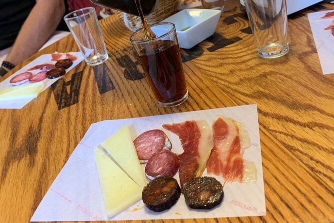 Taste of Malaga Tour : Tapas, History and Local Customs - Stop 1: La Calle Larios, Setting the Pace for Food and Stories