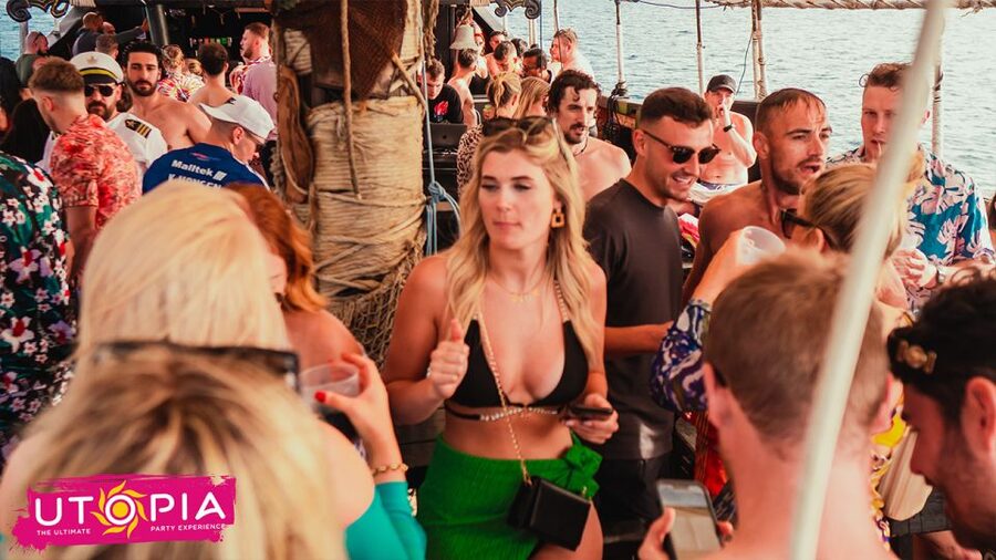 Tenerife: Boat Party with Open Bar and DJs - The route across Tenerife: party over postcards