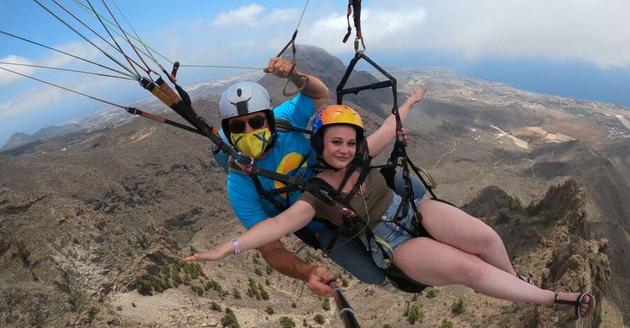 Tenerife: Paragliding with National Champion Paraglider - From your hotel to the mountains, in a tight 2-hour window