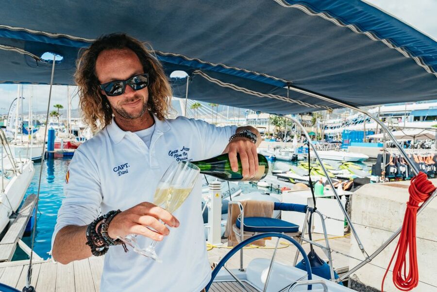 Tenerife: Whale & Dolphin Watching with Drinks and Snacks - The cruise portion: finding dolphins, pilot whales, and more