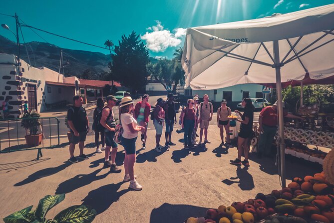 The Red Canyon Tour - Small Group Trip with Local Food Tasting ツ - Barranco de Las Vacas and Tobas de Colores: Your Red Canyon Photo Hour
