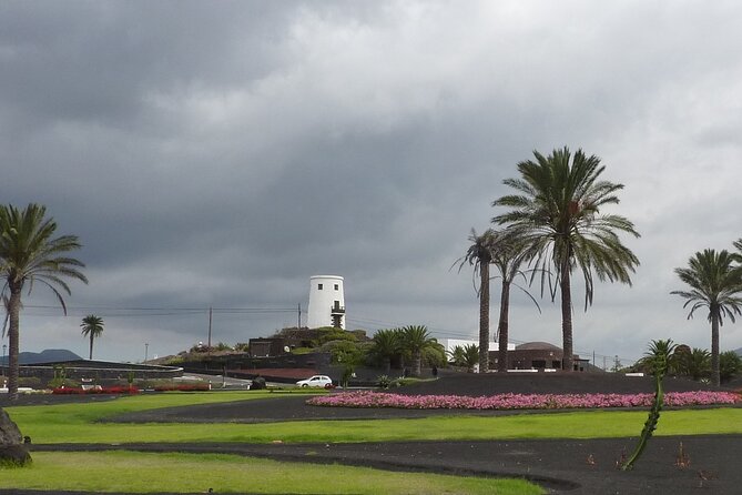 Timanfaya & Lanzarote Volcano Experience - Los Hervideros: Sea Cliffs, Loud Waves, and Easy Photo Time