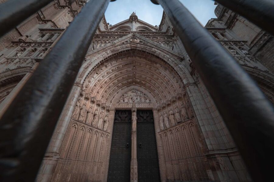 Toledo: Cathedral Tour with a Local Guide - Meet in City Hall Square, Then Face the Right Way