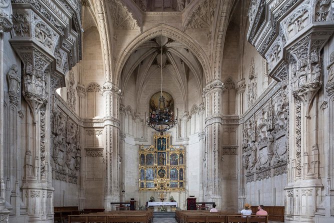 Toledo Half or Full Day Tour with Optional Lunch from Madrid - Toledo Walk: Cobblestones, Backstreets, and a Gothic Cathedral Built on an Mosque