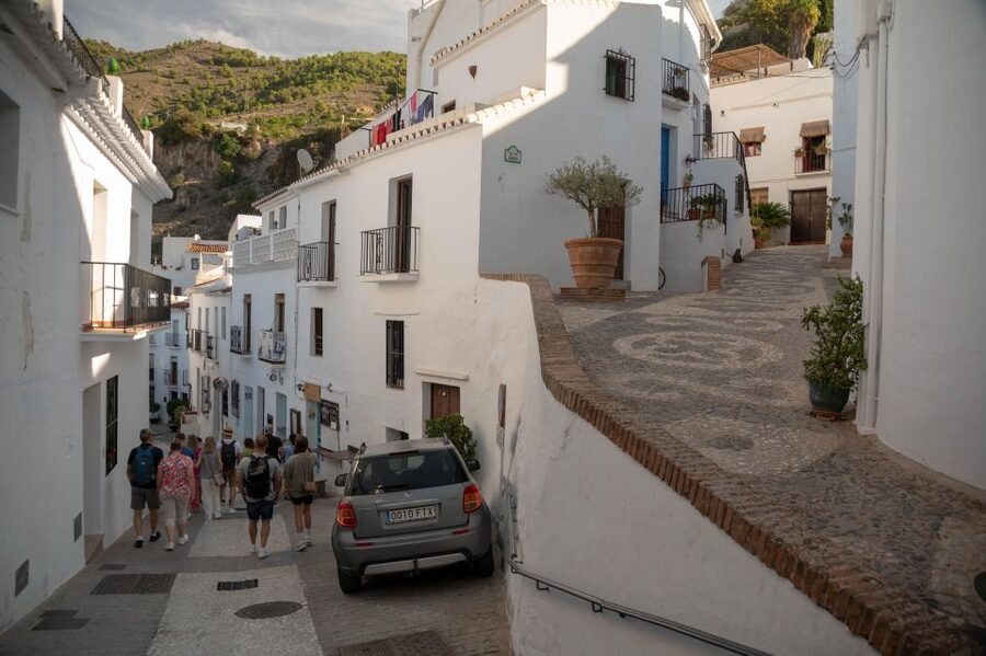 Torremolinos/Benalmadena: Nerja Caves Tour with Frigiliana - Balcony of Europe viewpoint: the coast in one guided hit