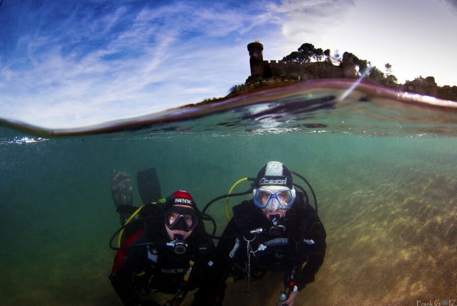Tossa de Mar: PADI Discovery Scuba Diving in Costa Brava - The short van ride, then a shore-based start off Mar Menuda Beach