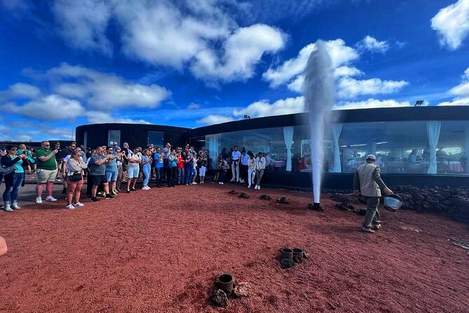 Tour to Timanfaya, Jameos del Agua, Cueva de los Verdes and viewpoint from the cliff - Cueva de los Verdes: the cave that makes Lanzarote feel alien