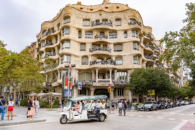 Tour Welcome Barcelona with Local Guide in Eco Tuk Tuk Private - Montjuïc, Olympic Port, and Pedralbes: What Changes by Tour Length