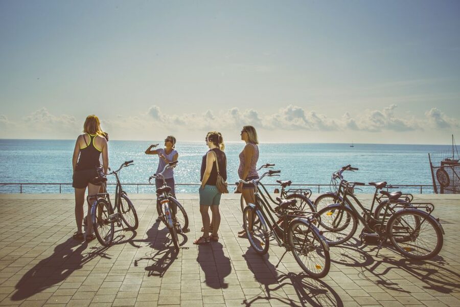 Unusual Barcelona Bike Tour in French - Why a French-led bike tour changes how you see Barcelona