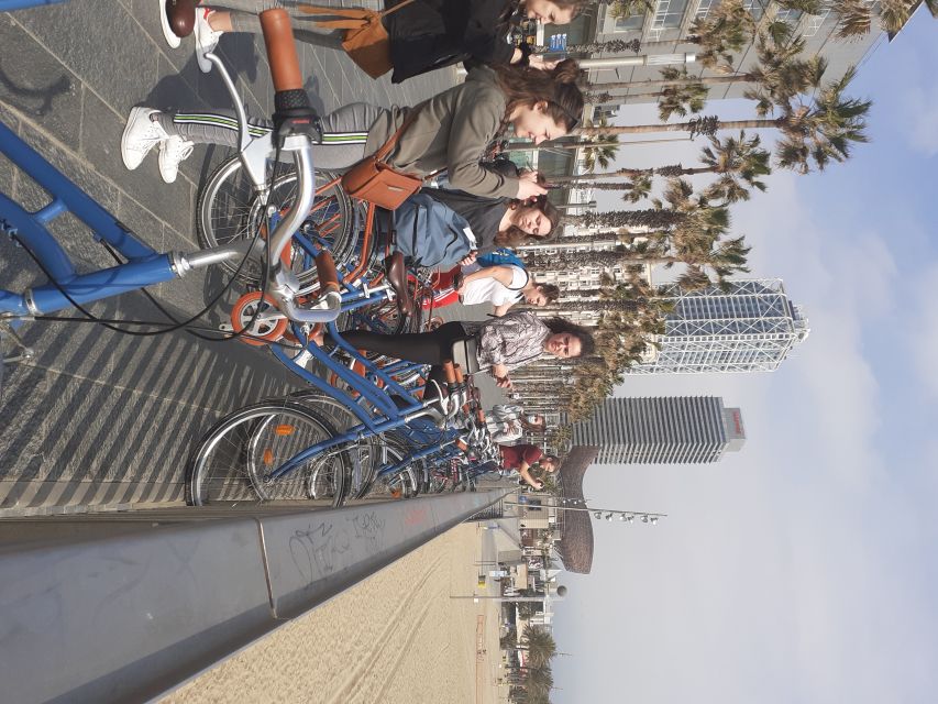 Unusual Barcelona Bike Tour in French - Price and value: $35 for a guide plus a bike plus real time