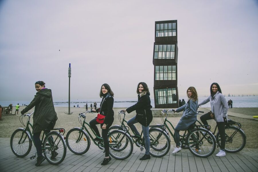 Unusual Barcelona Bike Tour in French - Rules of the road: what’s not allowed