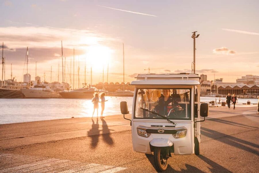 Valencia: 2-hour City Highlights Guided Tour by Tuk Tuk - Torres de Quart, Plaza de Toros, and the Old-City Tone at the End