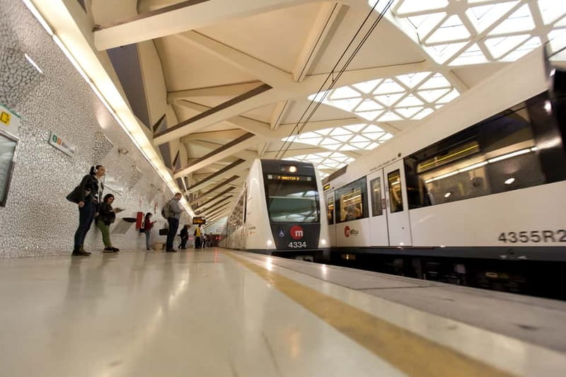Valencia: 24, 48, or 72-Hour Valencia Tourist City Card - Public Transport Coverage: Buses, Metro, Tram, and the Airport Link