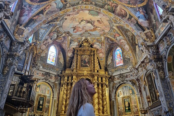 Valencia: Art & Architecture Guided Tour with Monuments Tickets - Plaça de la Mare de Déu: finishing in the Cathedral-Basilica square