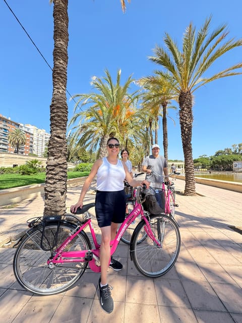 Valencia: City Highlights Guided Bike Tour - Jardí del Túria: the relaxed green segment with local garden vibes