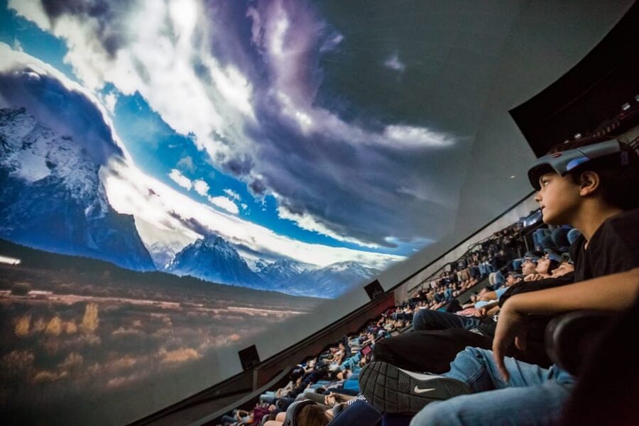 Valencia: City of Arts and Science 3D Movie at Hemisfèric - Audio guide and language choices: keep it simple