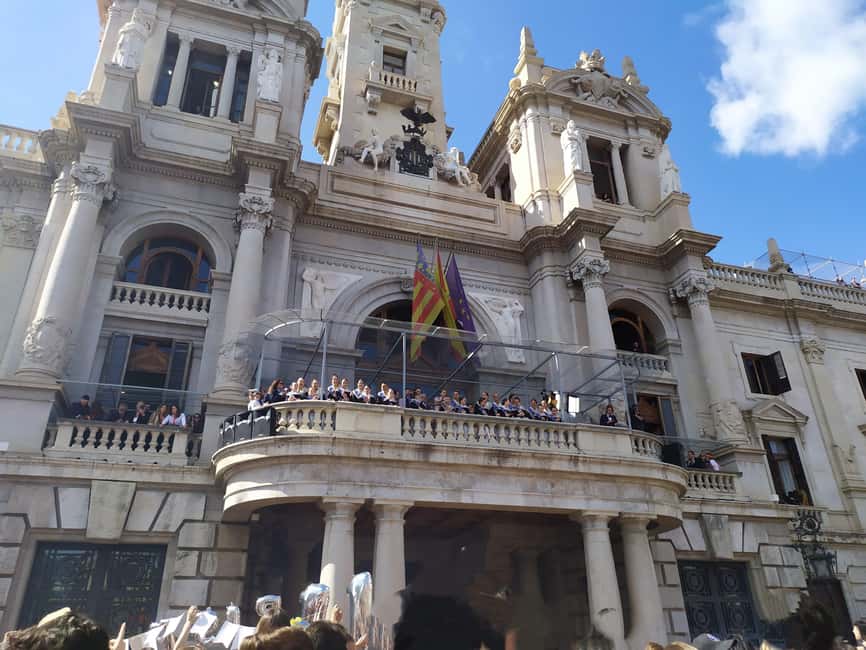 Valencia: City Walking Tour with Top Attractions - ITALIAN - National Museum of Ceramics and Decorative Arts: learn what to spot