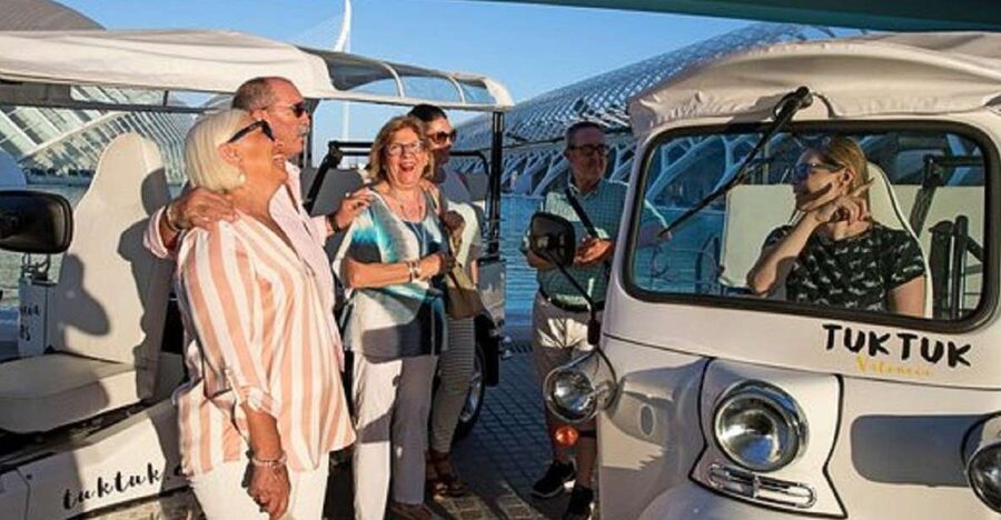 Valencia: Complete Tuk-Tuk Tour Around the City - From Valencia North Station to the historic towers