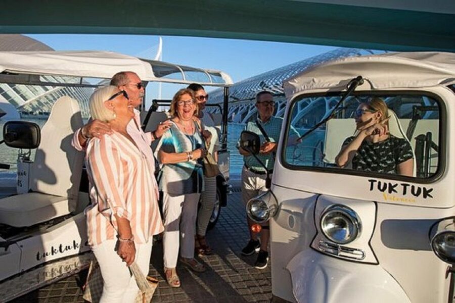 Valencia: Complete Tuk-Tuk Tour Around the City - Following the Turia riverbed to where locals relax
