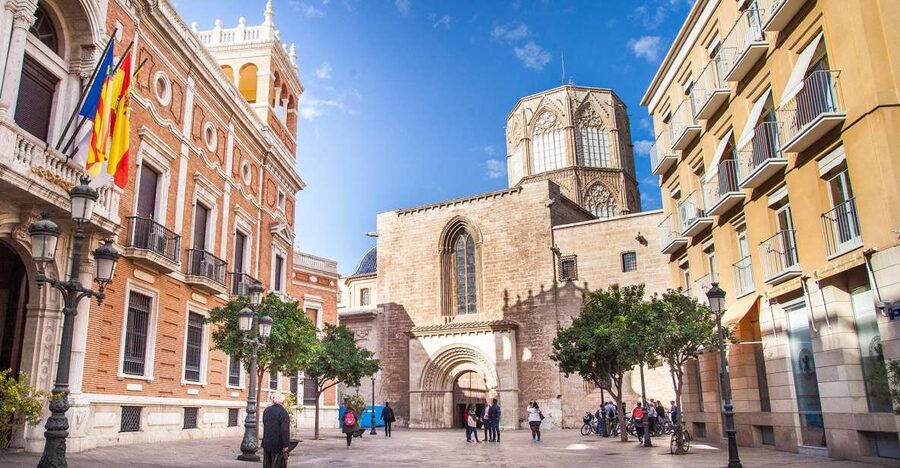 Valencia: Essentials and World Heritages Sites Walking Tour - Meeting at Estación del Norte, Then Walking Into the Real Center