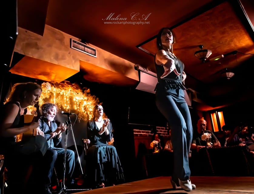 Valencia: Flamenco Show at Tablao La Reina - The Atmosphere: Electric Passion in a Cozily Set Room