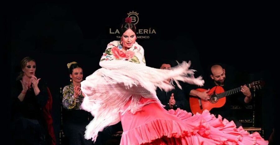 Valencia: Flamenco Show with Dinner at La Bulería - Key Things You Should Know Before You Go
