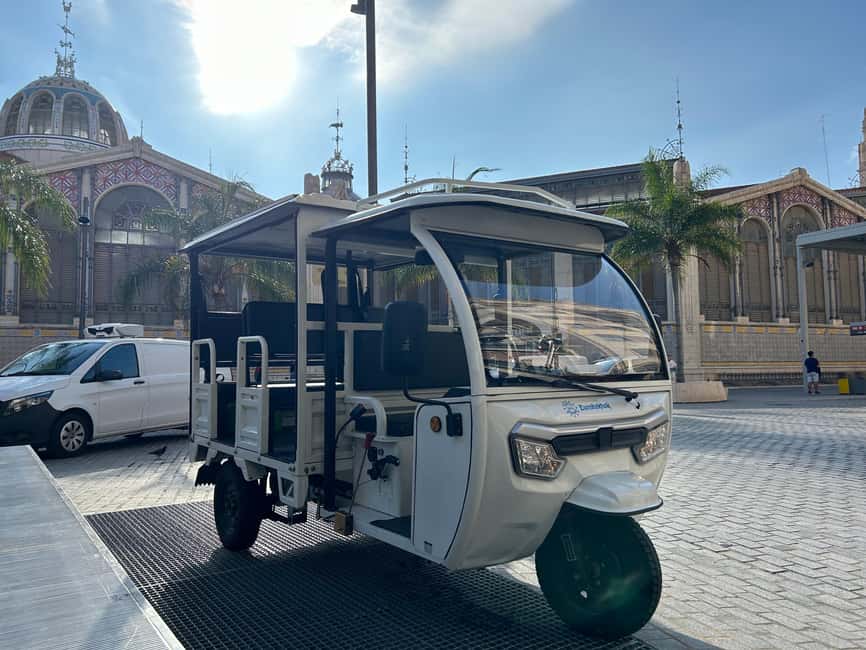 Valencia: Full 2-Hour Tuk Tuk Tour - Mestalla Stadium panoramic views and the Valencia CF thread